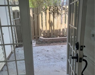 2907 Queen Anne Court - Photo Thumbnail 9