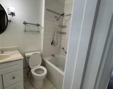 2907 Queen Anne Court - Photo Thumbnail 20
