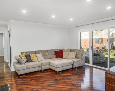 1168 Middlebury Lane - Photo Thumbnail 1