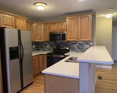 1116 Doral Drive - Photo Thumbnail 7