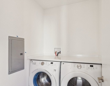 2323 N Lister Avenue - Photo Thumbnail 7