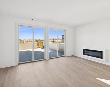 2323 N Lister Avenue - Photo Thumbnail 14
