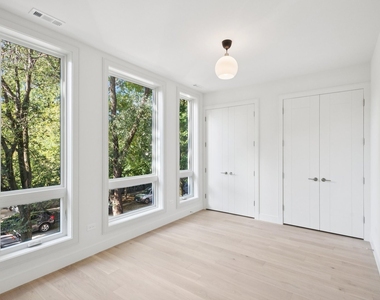 2323 N Lister Avenue - Photo Thumbnail 8