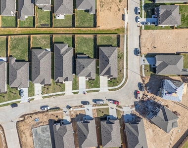 18206 Spruce Cottage Drive - Photo Thumbnail 6