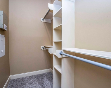 1516 Amundsen Street - Photo Thumbnail 31