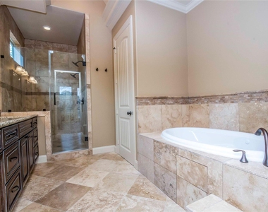 1516 Amundsen Street - Photo Thumbnail 37
