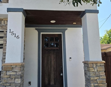 1516 Amundsen Street - Photo Thumbnail 2
