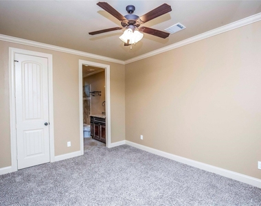 1516 Amundsen Street - Photo Thumbnail 27