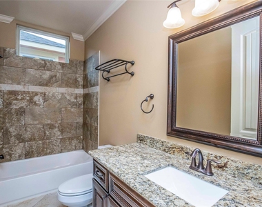 1516 Amundsen Street - Photo Thumbnail 24