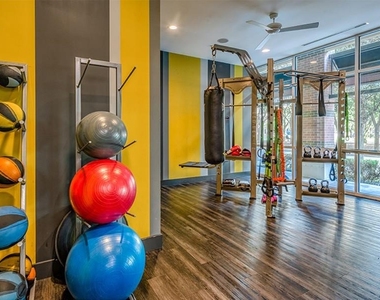 2801 Waterwall Drive - Photo Thumbnail 11