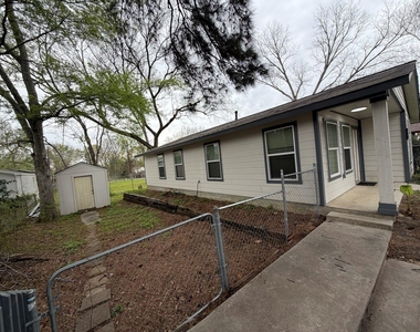 710 Avenue J Place - Photo Thumbnail 3