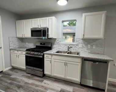 710 Avenue J Place - Photo Thumbnail 6