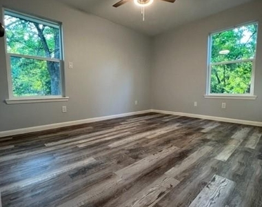 710 Avenue J Place - Photo Thumbnail 14