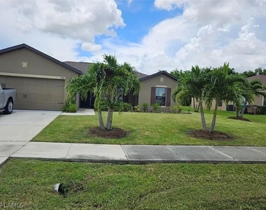 1206 Sw Trafalgar Parkway - Photo Thumbnail 2