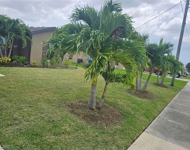 1206 Sw Trafalgar Parkway - Photo Thumbnail 1