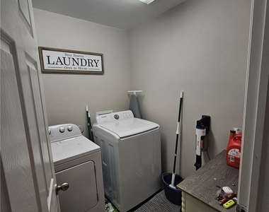 1206 Sw Trafalgar Parkway - Photo Thumbnail 9