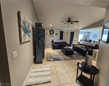 1206 Sw Trafalgar Parkway - Photo Thumbnail 8