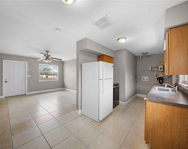 5458 5th Avenue - Photo Thumbnail 4