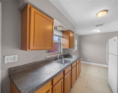 5458 5th Avenue - Photo Thumbnail 7
