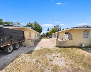 464 Carolina Avenue - Photo Thumbnail 1
