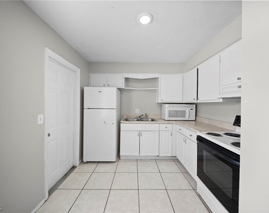 464 Carolina Avenue - Photo Thumbnail 6
