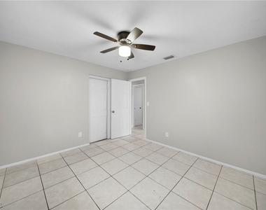 464 Carolina Avenue - Photo Thumbnail 9