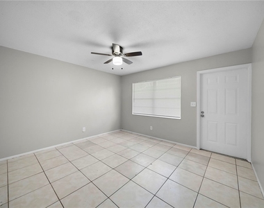 464 Carolina Avenue - Photo Thumbnail 4