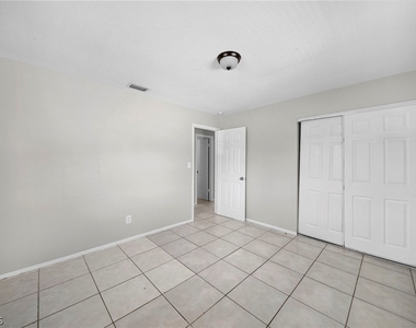 464 Carolina Avenue - Photo Thumbnail 12