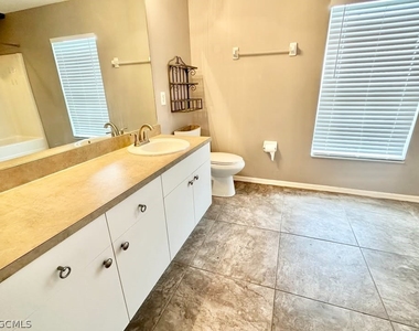 2453 Nw 8th Terrace - Photo Thumbnail 12