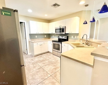 2453 Nw 8th Terrace - Photo Thumbnail 3