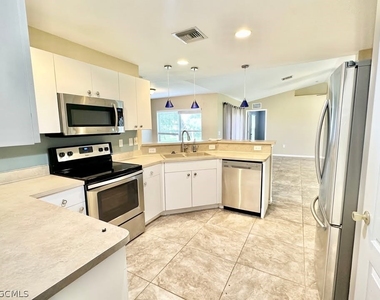 2453 Nw 8th Terrace - Photo Thumbnail 4