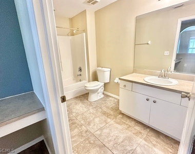 2453 Nw 8th Terrace - Photo Thumbnail 7
