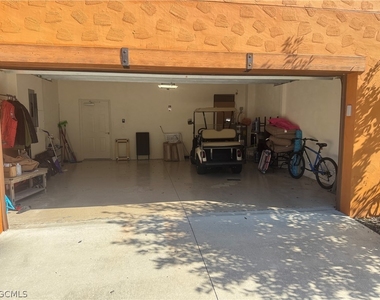 11908 Izarra Way - Photo Thumbnail 17
