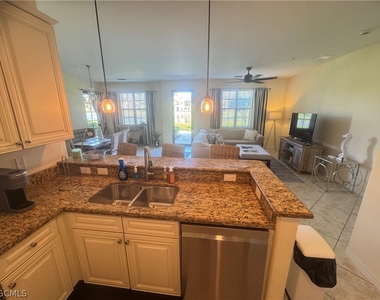 11908 Izarra Way - Photo Thumbnail 5