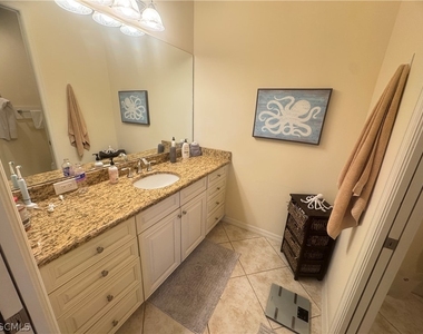 11908 Izarra Way - Photo Thumbnail 9
