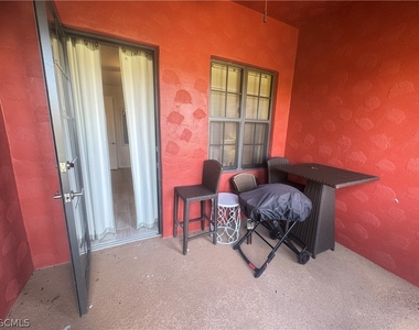 11908 Izarra Way - Photo Thumbnail 15