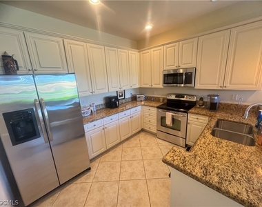 11908 Izarra Way - Photo Thumbnail 4