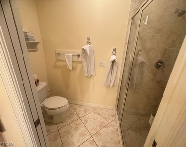 11908 Izarra Way - Photo Thumbnail 10