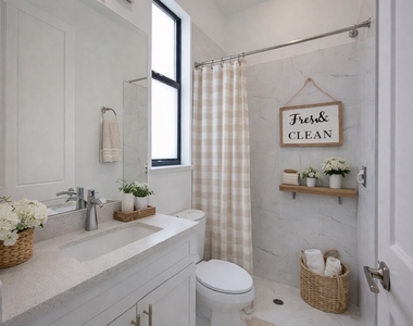 714 W 12th Street - Photo Thumbnail 12