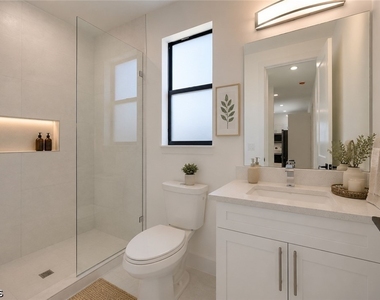 714 W 12th Street - Photo Thumbnail 28