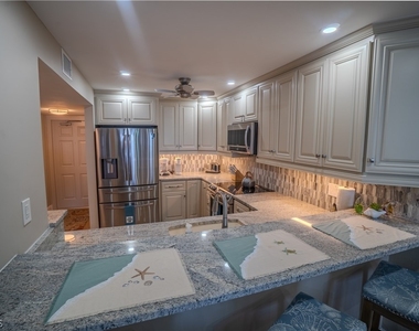 26000 Hickory Boulevard - Photo Thumbnail 5