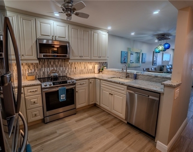 26000 Hickory Boulevard - Photo Thumbnail 3