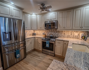 26000 Hickory Boulevard - Photo Thumbnail 4