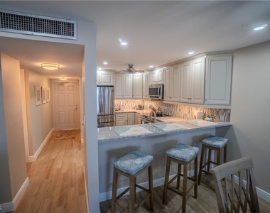 26000 Hickory Boulevard - Photo Thumbnail 6