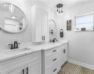 428 Sw 37th Street - Photo Thumbnail 13