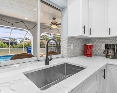 428 Sw 37th Street - Photo Thumbnail 8