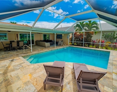 3510 Se 19th Place - Photo Thumbnail 5
