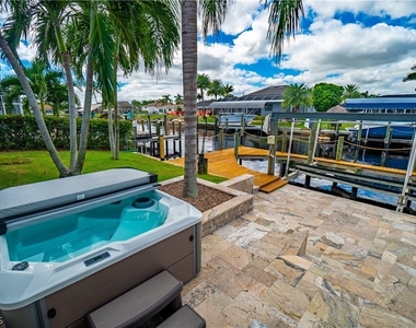 3510 Se 19th Place - Photo Thumbnail 12