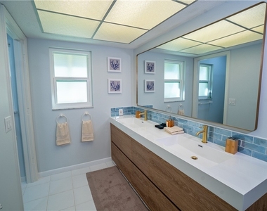 3510 Se 19th Place - Photo Thumbnail 36