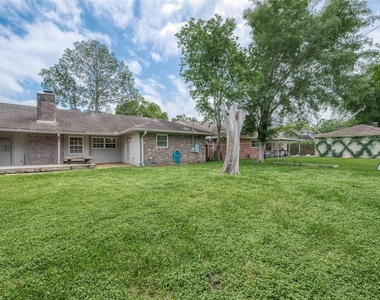 10306 Bob White Drive - Photo Thumbnail 21